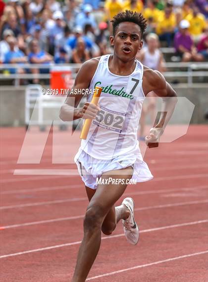 Thumbnail 3 in IHSAA Boys State Track Finals photogallery.