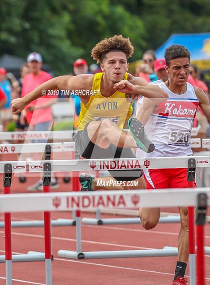 Thumbnail 2 in IHSAA Boys State Track Finals photogallery.