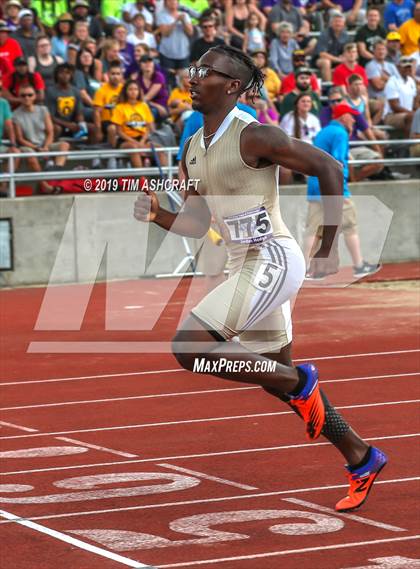 Thumbnail 3 in IHSAA Boys State Track Finals photogallery.