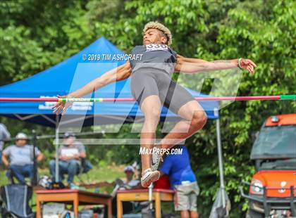 Thumbnail 3 in IHSAA Boys State Track Finals photogallery.