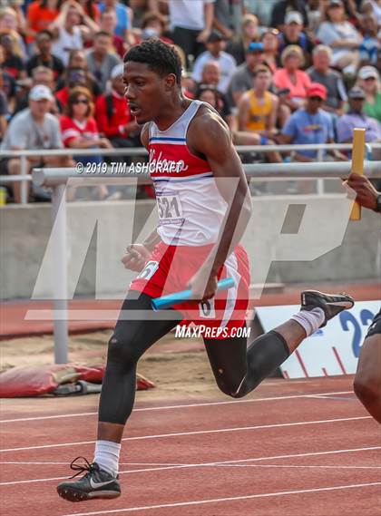 Thumbnail 2 in IHSAA Boys State Track Finals photogallery.