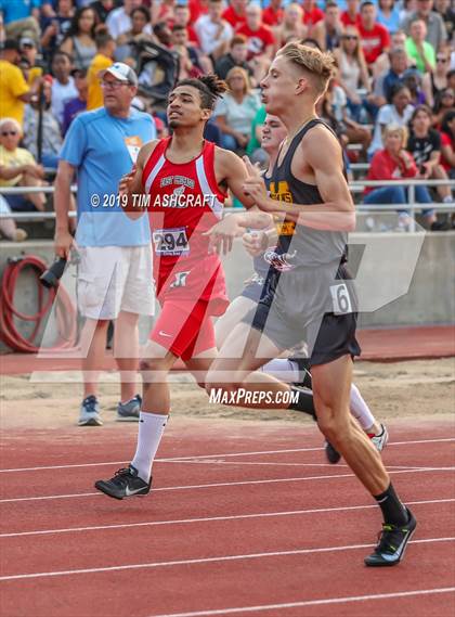 Thumbnail 2 in IHSAA Boys State Track Finals photogallery.