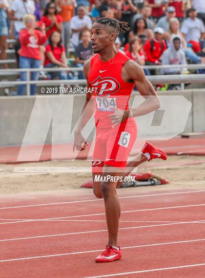 Thumbnail 1 in IHSAA Boys State Track Finals photogallery.