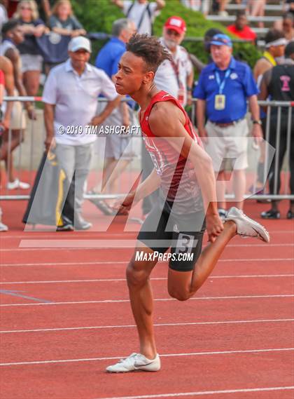 Thumbnail 3 in IHSAA Boys State Track Finals photogallery.