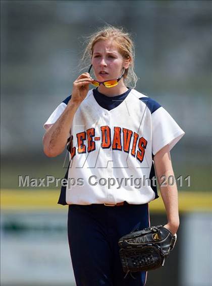 Thumbnail 3 in Battlefield vs. Lee-Davis (VHSL AAA Final) photogallery.