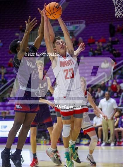 Thumbnail 3 in American Leadership Academy vs. Manti (UHSAA 3A Quarterfinal) photogallery.