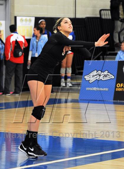 Thumbnail 2 in Santiago vs. Archbishop Mitty  (CIF State D2 Final) photogallery.