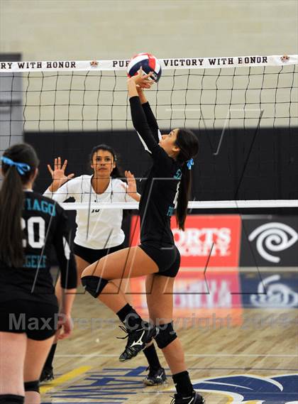 Thumbnail 3 in Santiago vs. Archbishop Mitty  (CIF State D2 Final) photogallery.