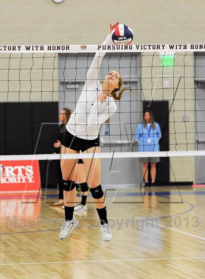 Thumbnail 1 in Santiago vs. Archbishop Mitty  (CIF State D2 Final) photogallery.