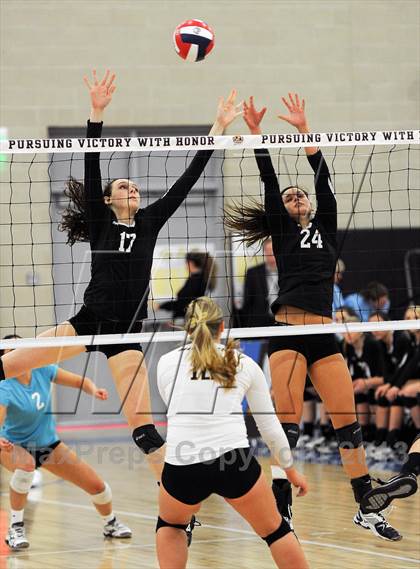 Thumbnail 1 in Santiago vs. Archbishop Mitty  (CIF State D2 Final) photogallery.