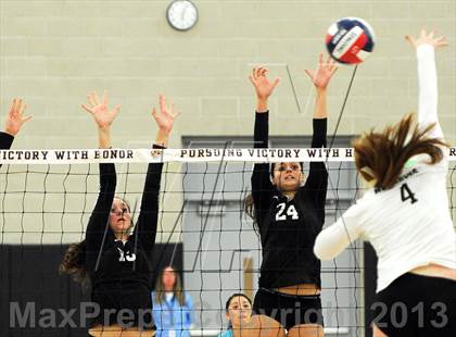 Thumbnail 2 in Santiago vs. Archbishop Mitty  (CIF State D2 Final) photogallery.