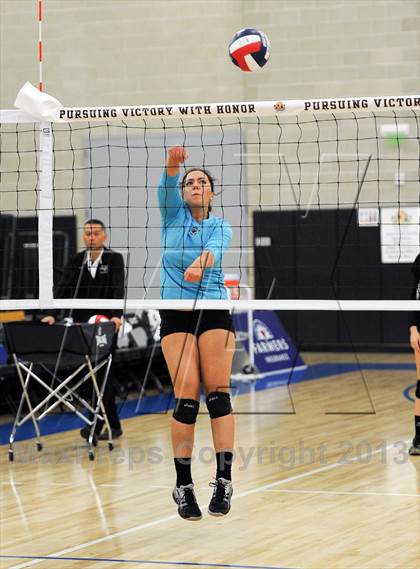 Thumbnail 3 in Santiago vs. Archbishop Mitty  (CIF State D2 Final) photogallery.