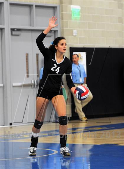 Thumbnail 2 in Santiago vs. Archbishop Mitty  (CIF State D2 Final) photogallery.