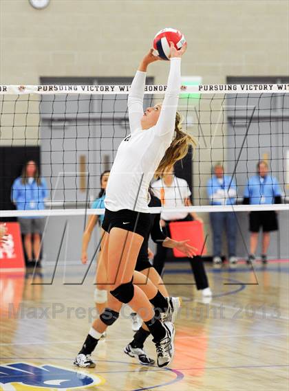 Thumbnail 2 in Santiago vs. Archbishop Mitty  (CIF State D2 Final) photogallery.
