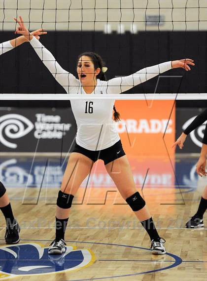Thumbnail 2 in Santiago vs. Archbishop Mitty  (CIF State D2 Final) photogallery.