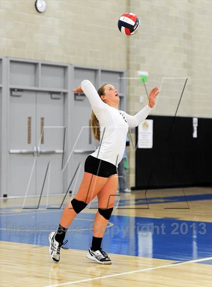 Thumbnail 2 in Santiago vs. Archbishop Mitty  (CIF State D2 Final) photogallery.