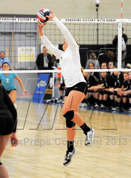 Thumbnail 3 in Santiago vs. Archbishop Mitty  (CIF State D2 Final) photogallery.