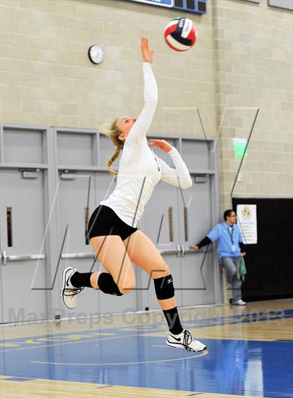 Thumbnail 1 in Santiago vs. Archbishop Mitty  (CIF State D2 Final) photogallery.