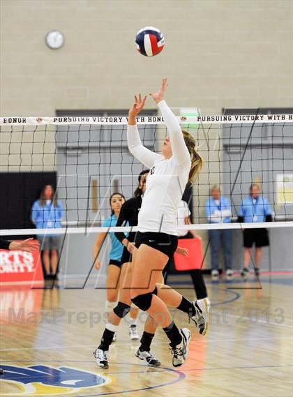 Thumbnail 1 in Santiago vs. Archbishop Mitty  (CIF State D2 Final) photogallery.