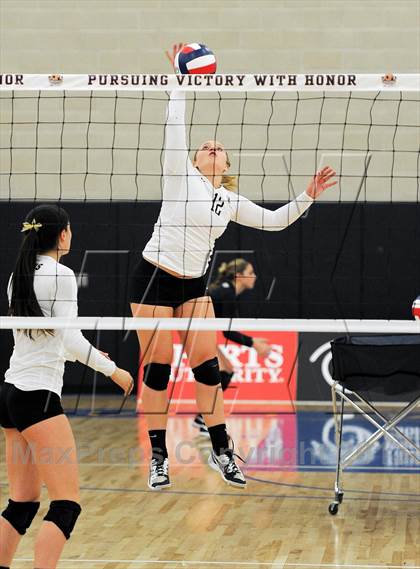Thumbnail 3 in Santiago vs. Archbishop Mitty  (CIF State D2 Final) photogallery.