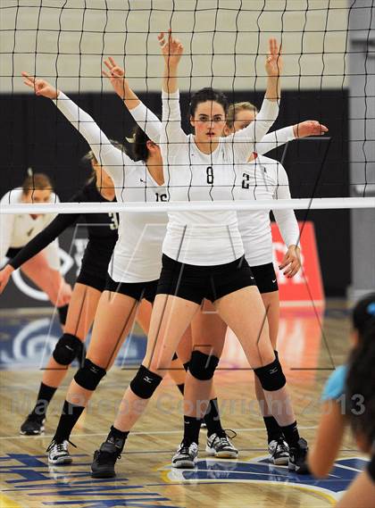 Thumbnail 1 in Santiago vs. Archbishop Mitty  (CIF State D2 Final) photogallery.