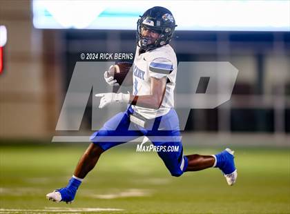 Thumbnail 1 in College Park vs New Caney photogallery.