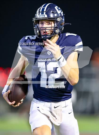 Thumbnail 1 in College Park vs New Caney photogallery.
