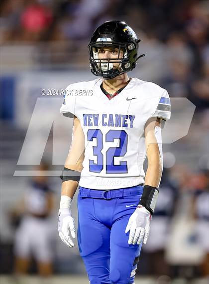 Thumbnail 3 in College Park vs New Caney photogallery.