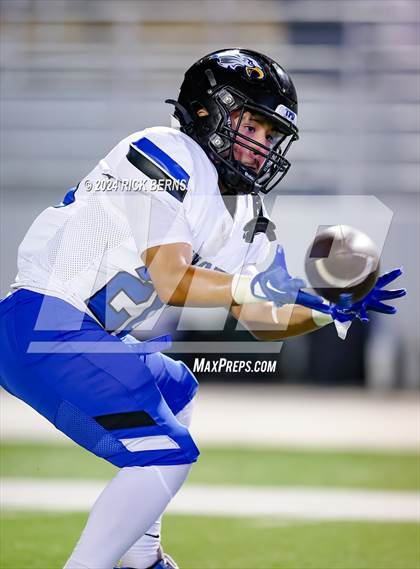Thumbnail 2 in College Park vs New Caney photogallery.