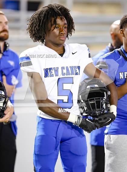 Thumbnail 1 in College Park vs New Caney photogallery.