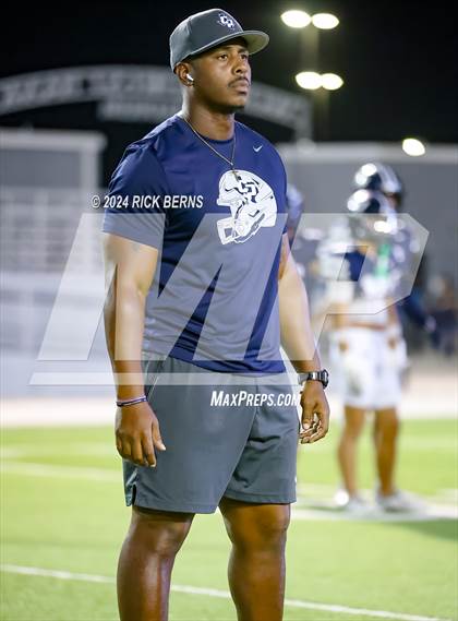 Thumbnail 2 in College Park vs New Caney photogallery.