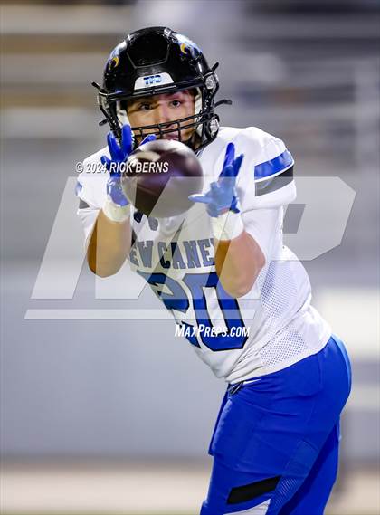 Thumbnail 1 in College Park vs New Caney photogallery.