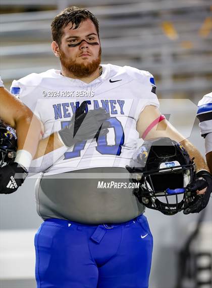 Thumbnail 2 in College Park vs New Caney photogallery.