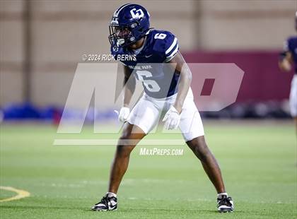 Thumbnail 3 in College Park vs New Caney photogallery.