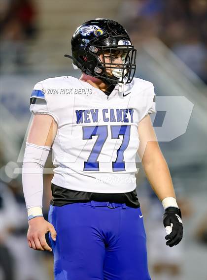 Thumbnail 1 in College Park vs New Caney photogallery.