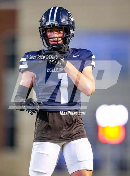 Thumbnail 3 in College Park vs New Caney photogallery.
