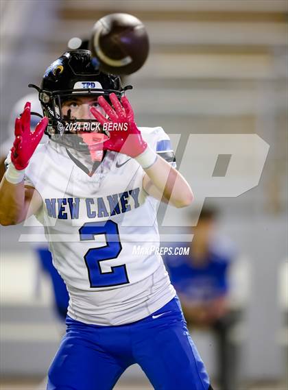 Thumbnail 1 in College Park vs New Caney photogallery.