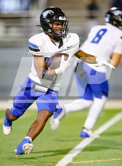 Thumbnail 2 in College Park vs New Caney photogallery.