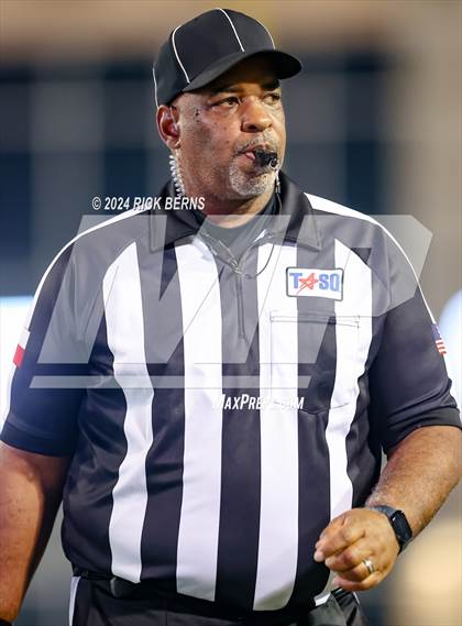 Thumbnail 1 in College Park vs New Caney photogallery.
