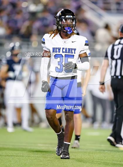 Thumbnail 1 in College Park vs New Caney photogallery.