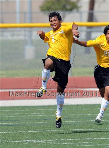 Thumbnail 1 in Mt. Pleasant vs Lovejoy (4A Region 2 Semifinals) photogallery.