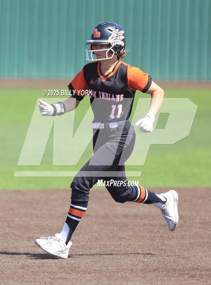 Thumbnail 1 in Grand Saline vs Mineola photogallery.
