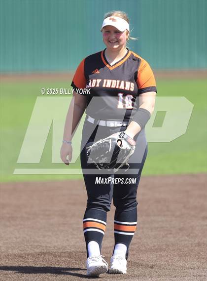 Thumbnail 2 in Grand Saline vs Mineola photogallery.