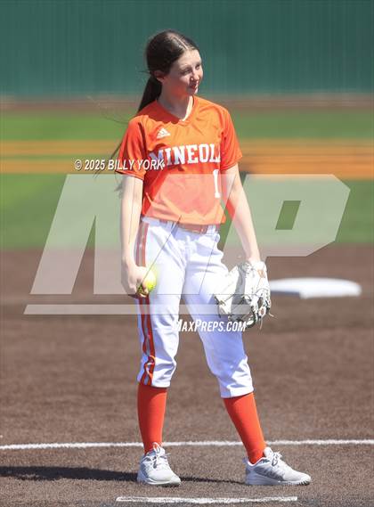 Thumbnail 3 in Grand Saline vs Mineola photogallery.