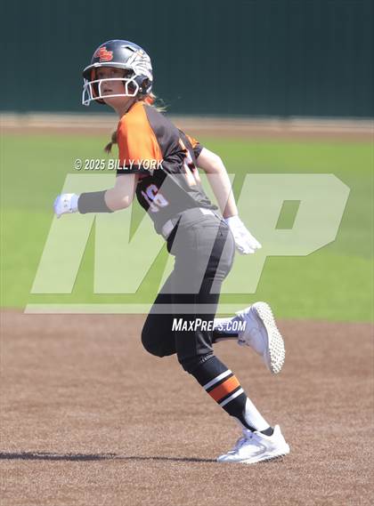 Thumbnail 3 in Grand Saline vs Mineola photogallery.