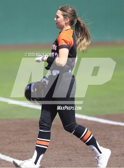 Thumbnail 1 in Grand Saline vs Mineola photogallery.
