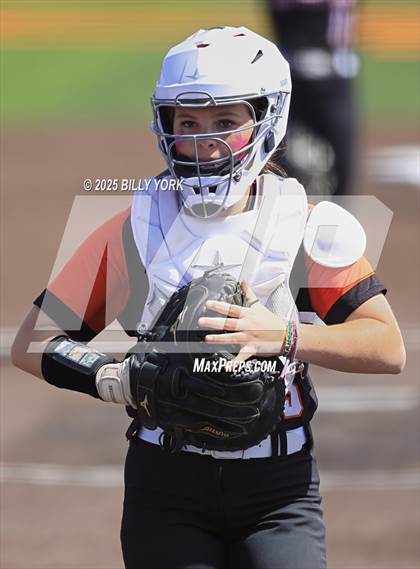 Thumbnail 1 in Grand Saline vs Mineola photogallery.