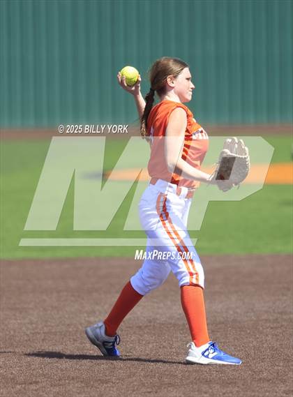 Thumbnail 2 in Grand Saline vs Mineola photogallery.