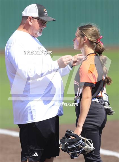 Thumbnail 3 in Grand Saline vs Mineola photogallery.
