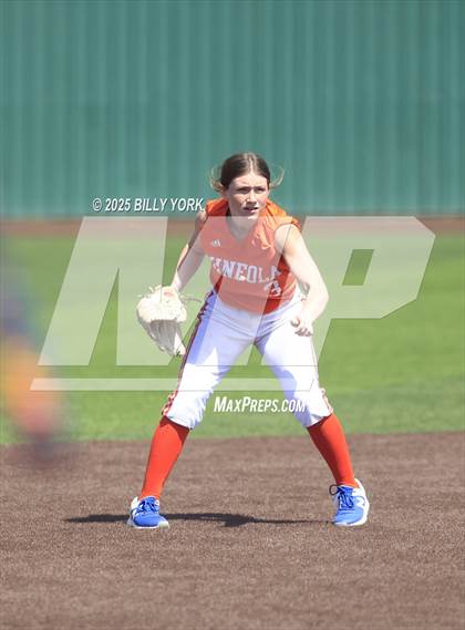 Thumbnail 2 in Grand Saline vs Mineola photogallery.